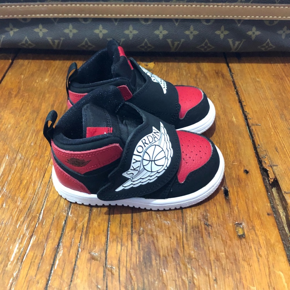 Sky Jordan 1 Bred (TD) BQ7196-001